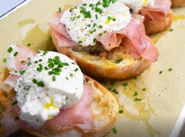 Garlic Toast with Burrata & Prosciutto  - Step 5